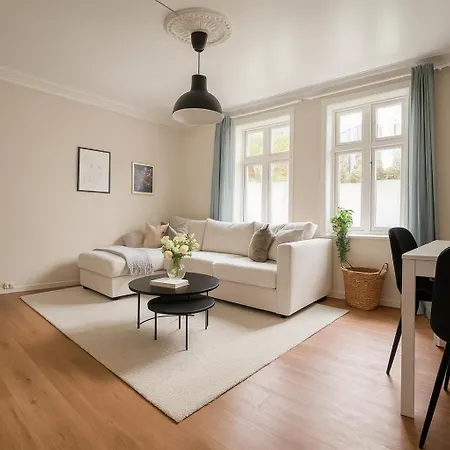 Four By Bryggen - Central, Quiet And Cozy - Norwegians Minimum Age 25 Διαμέρισμα Μπέργκεν