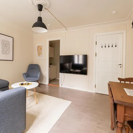 Four By Bryggen - Central, Quiet And Cozy - Norwegians Minimum Age 25 Μπέργκεν