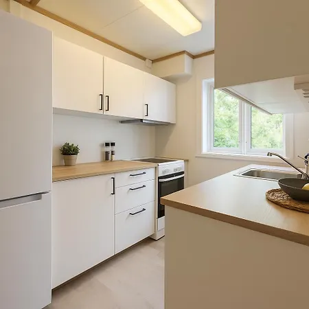 Four By Bryggen - Central, Quiet And Cozy - Norwegians Minimum Age 25 * Μπέργκεν