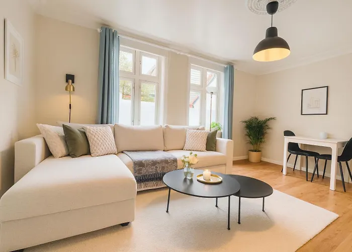 Quartet Bryggen - Quiet And Cozy - Norwegians Minimum Age 25 *