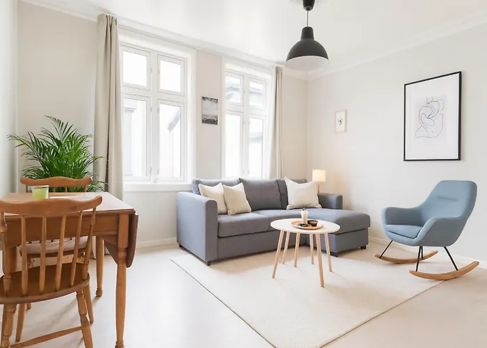 Quartet Bryggen - Quiet And Cozy - Norwegians Minimum Age 25 *