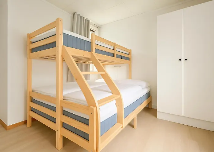 Quartet Bryggen - Quiet And Cozy - Norwegians Minimum Age 25