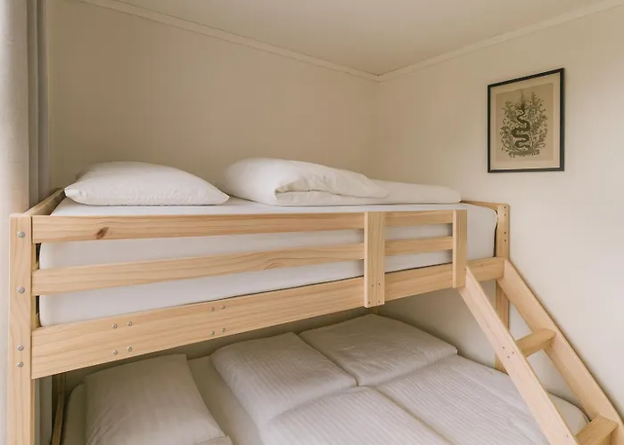 Quartet Bryggen - Quiet And Cozy - Norwegians Minimum Age 25 *