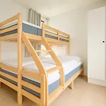Quartet Bryggen - Quiet And Cozy - Norwegians Minimum Age 25